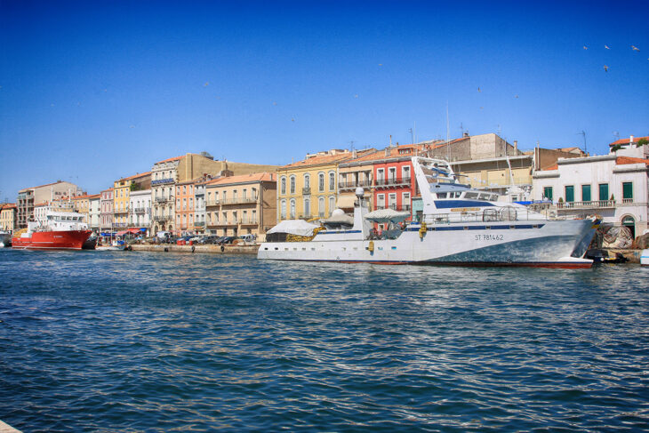 Barcos de pesca amarrados