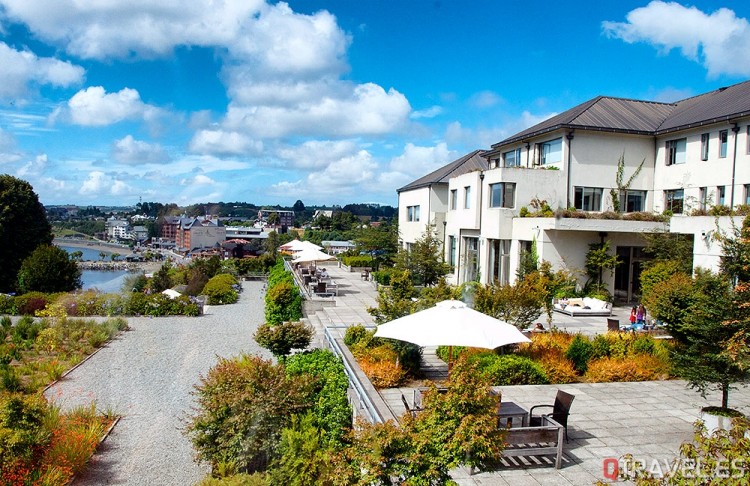 Hotel Patagonico se encuentra sobre una colina que domina todo Puerto Varas