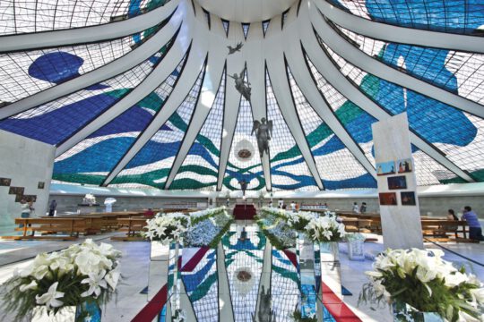 Interior de la Catedral de Brasilia