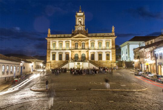 Vista nocturna del Museu da Inconfidência