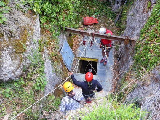 Acceso a la cueva para los visitantes más aventureros