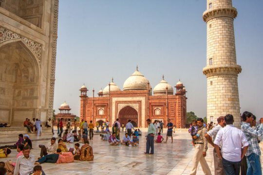 Edificios laterales al taj Mahal