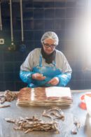 La preparación de la anchoa es un proceso artesanal