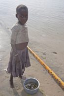 Niña pescando isla Magaruque