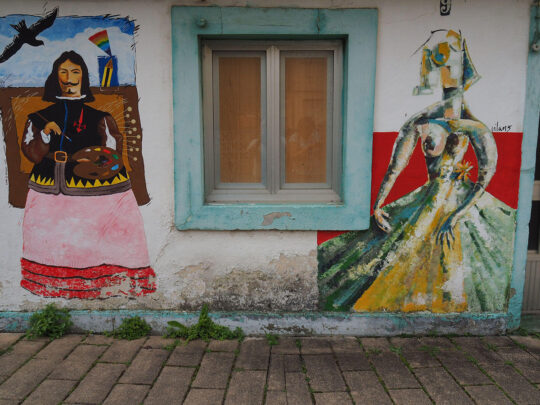 Street Art dedicado a las Meninas en el barrio de Canido