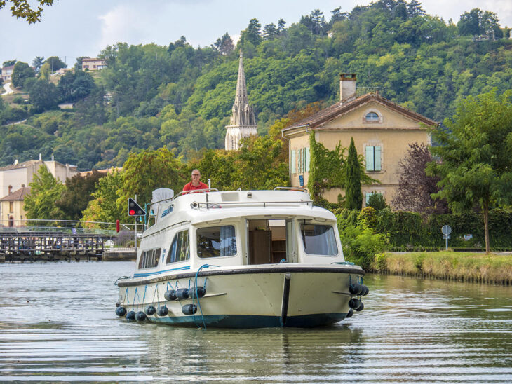 NAVEGANDO POR EL CANAL DE GARONA