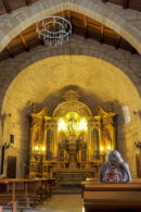 Interior y altar de Entrada de la Iglesia de Nuestra Señora de la Asunción