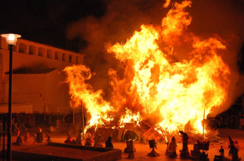  La fiesta de Las Candelas en la ciudad extremeña de Almendralejo